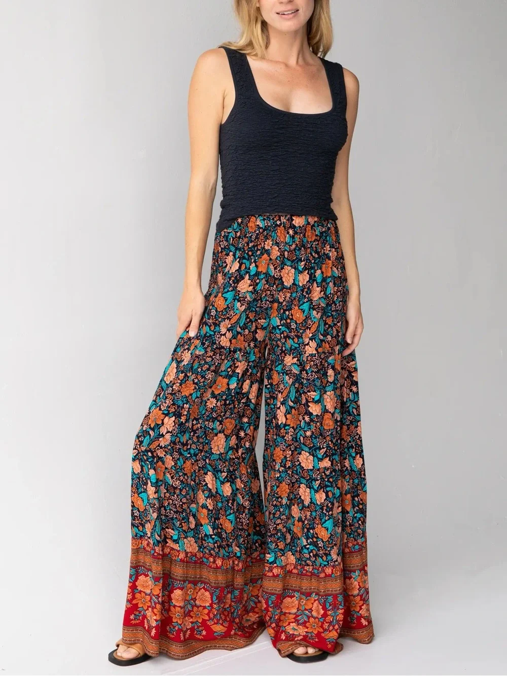 Natural Life Patti Navy Red Floral Palazzo Pants size small